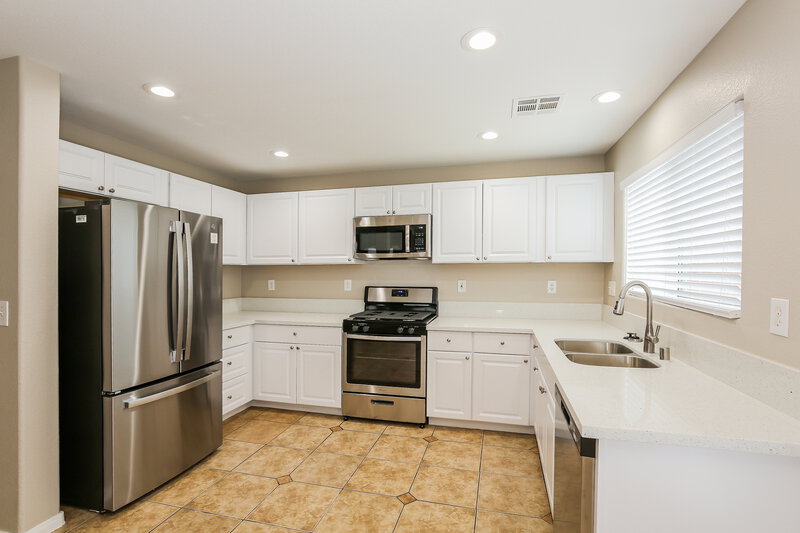3,700/Mo, 2325 Cockatiel Dr North Las Vegas, NV 89084 Kitchen View