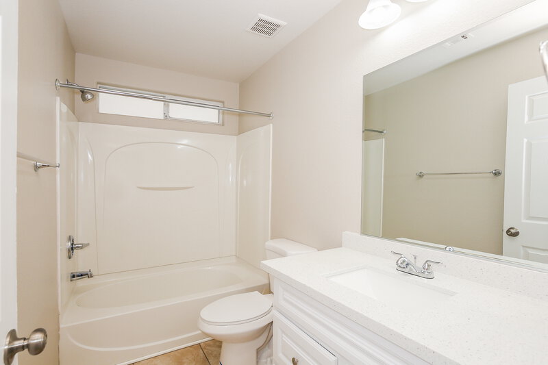 3,700/Mo, 2325 Cockatiel Dr North Las Vegas, NV 89084 Bathroom View 2