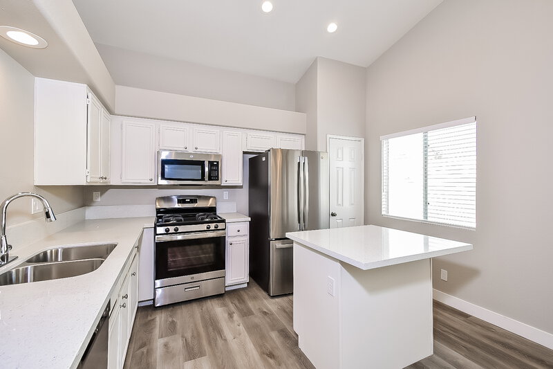 2,050/Mo, 9324 Mountain Range Ave Las Vegas, NV 89129 Kitchen View 2