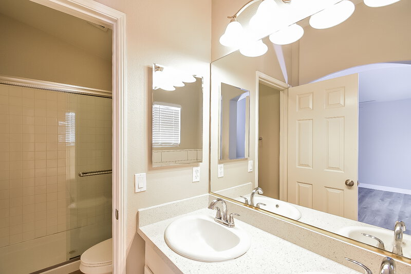 2,050/Mo, 9324 Mountain Range Ave Las Vegas, NV 89129 Main Bathroom View