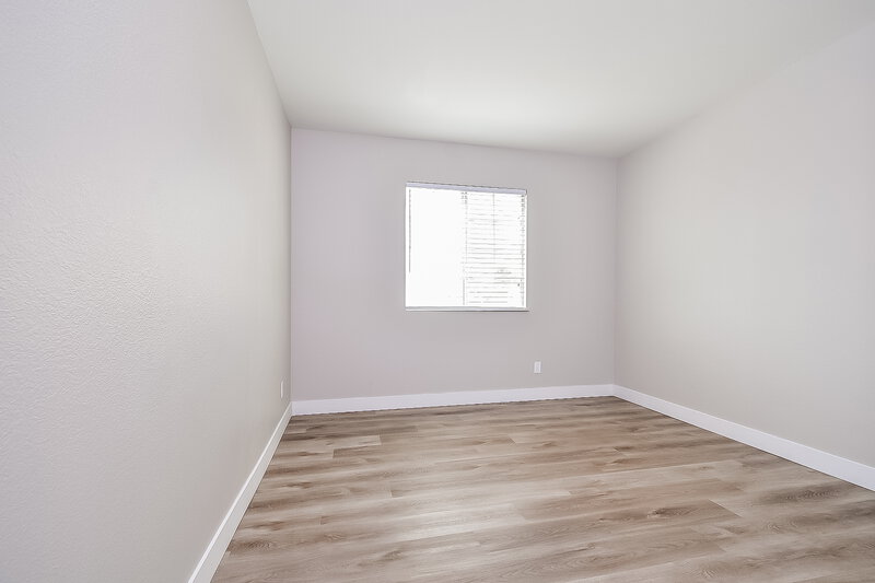 2,050/Mo, 9324 Mountain Range Ave Las Vegas, NV 89129 Bedroom View 2