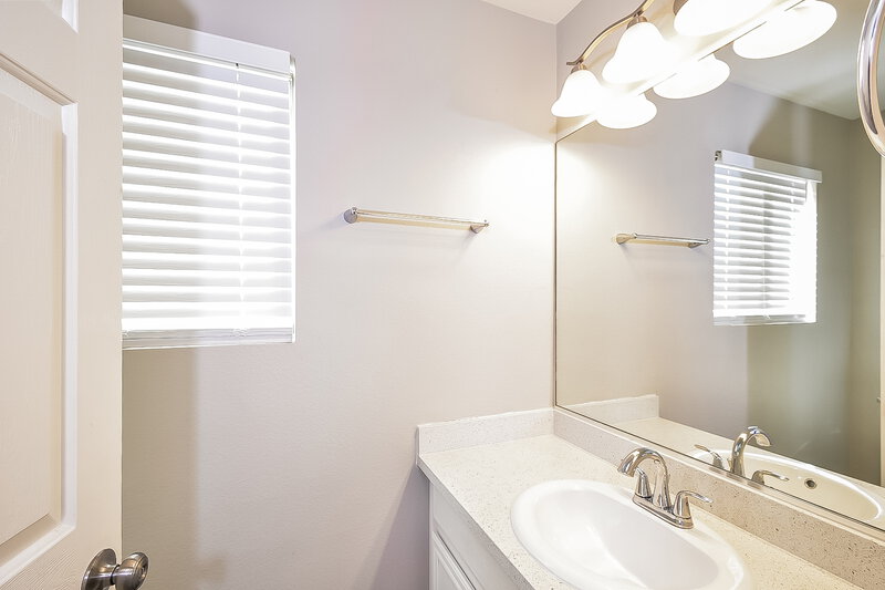 2,050/Mo, 9324 Mountain Range Ave Las Vegas, NV 89129 Bathroom View 2