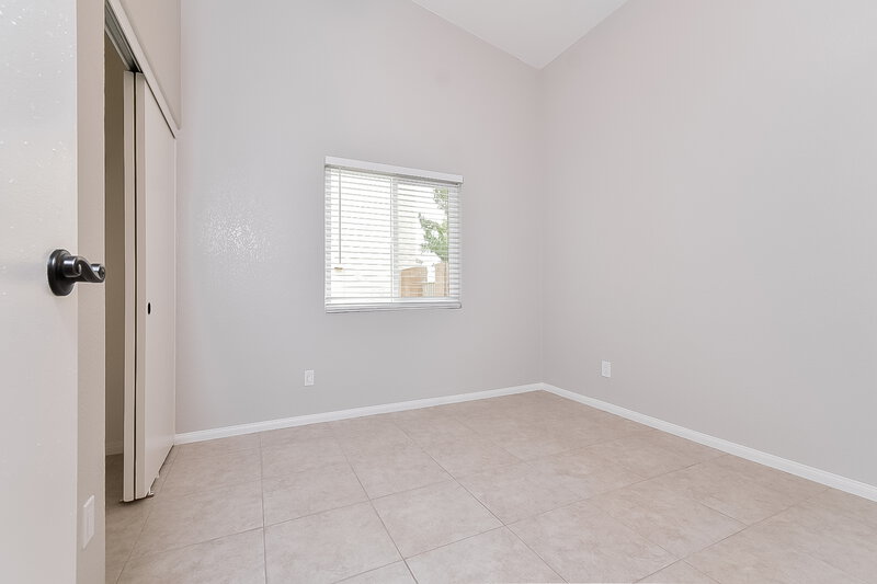 1,920/Mo, 8113 Shady Glen Ave Las Vegas, NV 89131 Bedroom View 2