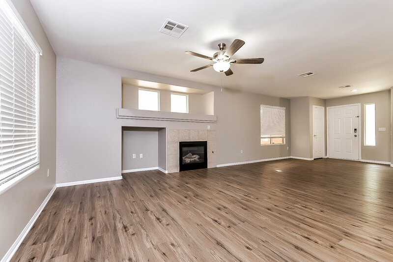 2,315/Mo, 9896 Erins Grove Ct Las Vegas, NV 89147 Living Room View 2