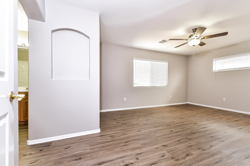 2,315/Mo, 9896 Erins Grove Ct Las Vegas, NV 89147 Main Bedroom View