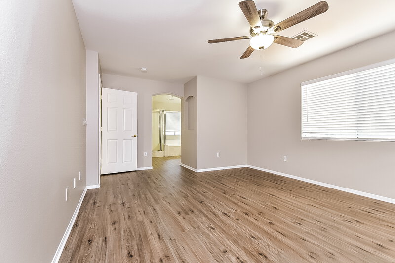 2,315/Mo, 9896 Erins Grove Ct Las Vegas, NV 89147 Main Bedroom View 2