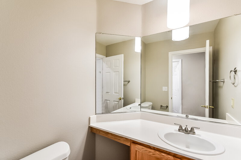 2,315/Mo, 9896 Erins Grove Ct Las Vegas, NV 89147 Bathroom View