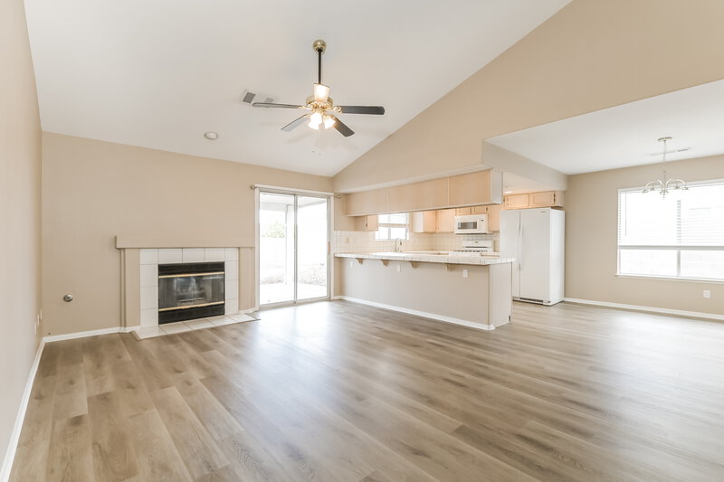 2,095/Mo, 334 Oak Canyon Dr Henderson, NV 89015 Living Room View