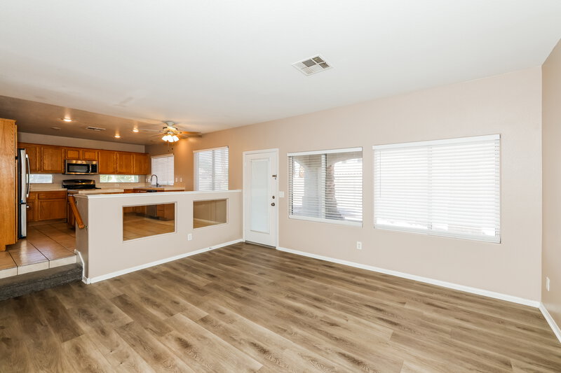 2,600/Mo, 6306 Wild Strawberry Ln Las Vegas, NV 89142 Family Room View