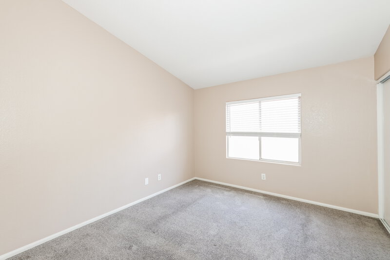 2,600/Mo, 6306 Wild Strawberry Ln Las Vegas, NV 89142 Bedroom View 2