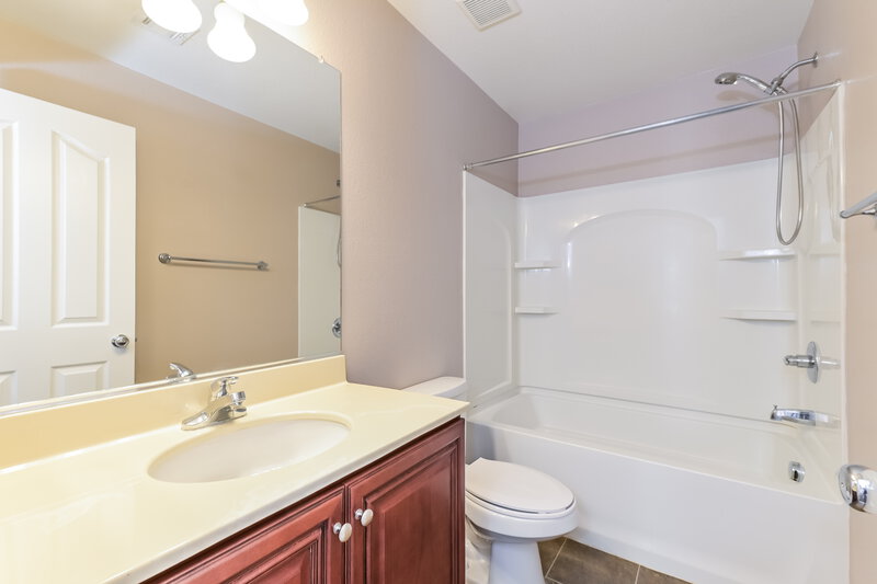 2,900/Mo, 10012 Pelham Park Ave Las Vegas, NV 89148 Bathroom View