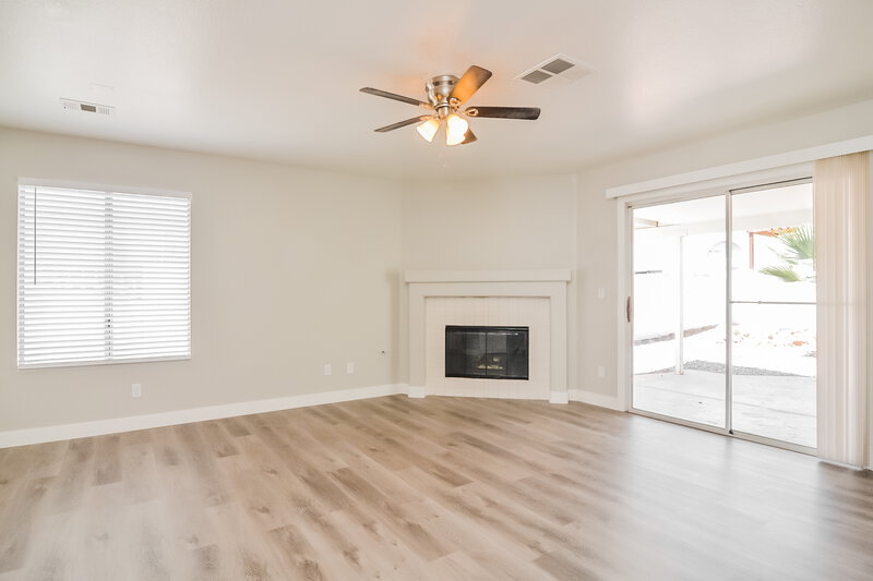 2,115/Mo, 6126 Wild Berry Dr Las Vegas, NV 89142 Family Room View