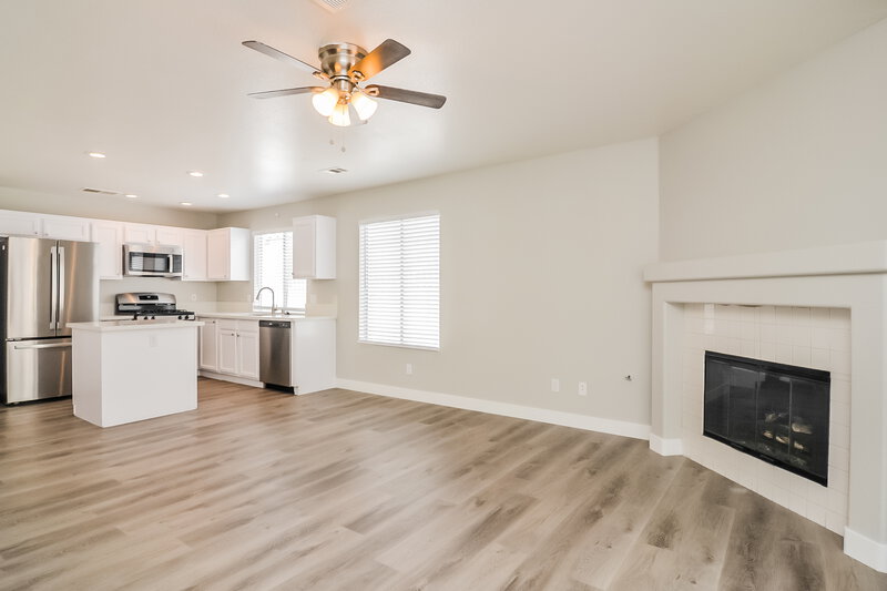 2,115/Mo, 6126 Wild Berry Dr Las Vegas, NV 89142 Family Room View 2