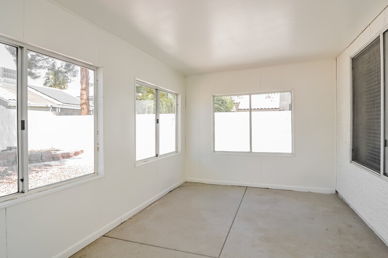 2,115/Mo, 6126 Wild Berry Dr Las Vegas, NV 89142 Sun Room View