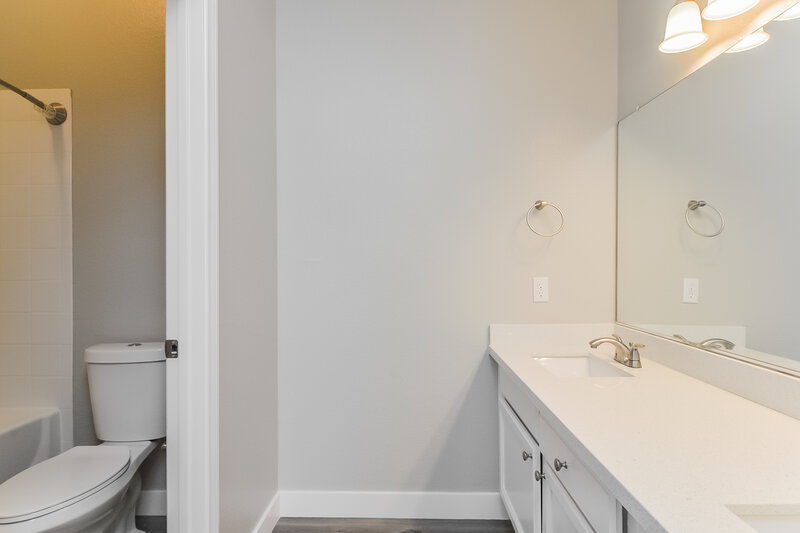 2,115/Mo, 6126 Wild Berry Dr Las Vegas, NV 89142 Main Bathroom View