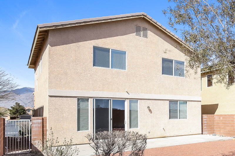 2,300/Mo, 4709 White Stork Dr North Las Vegas, NV 89084 Rear View