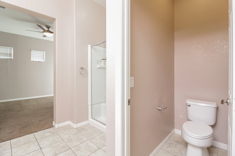 4,470/Mo, 6644 Chinatown St Las Vegas, NV 89166 Master Bathroomlarge View