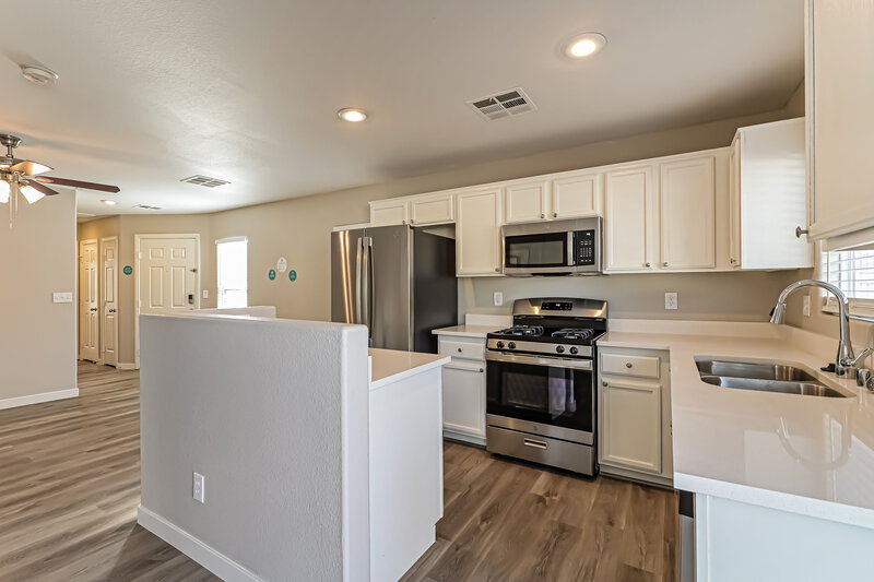 1,790/Mo, 5954 Sleepy Fawn Dr Las Vegas, NV 89142 Kitchen View