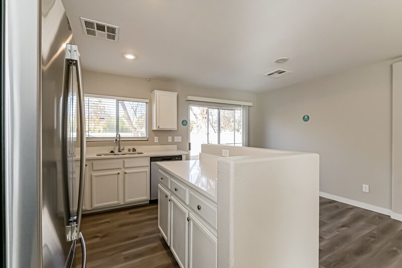 1,790/Mo, 5954 Sleepy Fawn Dr Las Vegas, NV 89142 Kitchen View 2