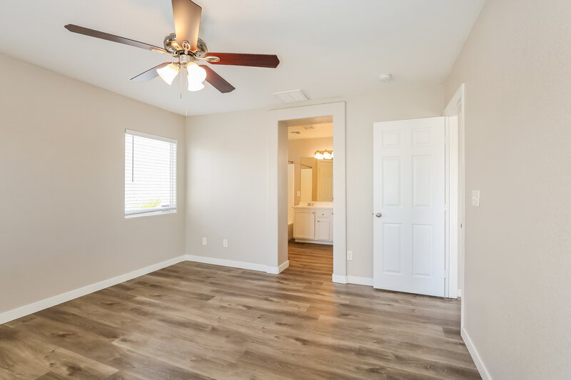 1,810/Mo, 5954 Sleepy Fawn Dr Las Vegas, NV 89142 Main Bedroom View 2