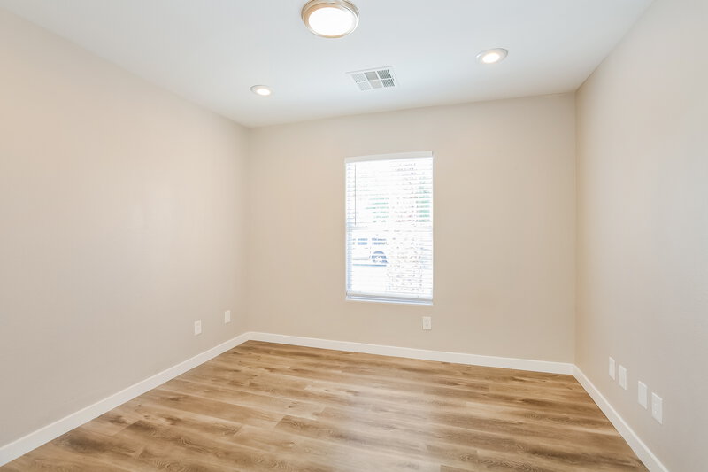 1,810/Mo, 5954 Sleepy Fawn Dr Las Vegas, NV 89142 Bedroom View