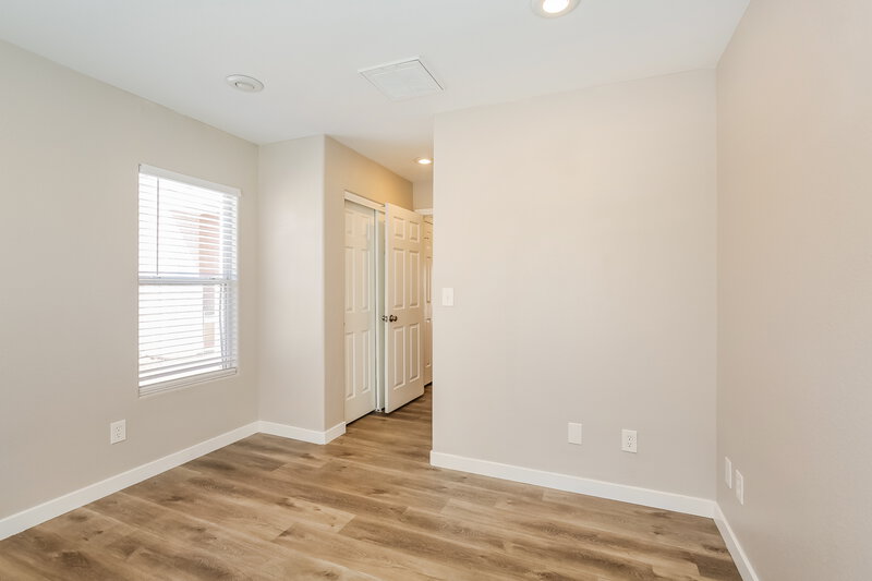 1,810/Mo, 5954 Sleepy Fawn Dr Las Vegas, NV 89142 Bedroom View 2