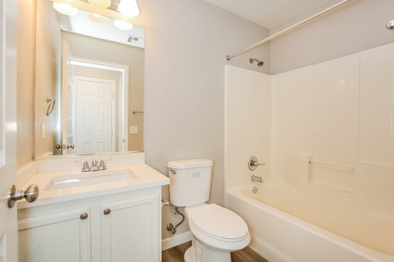 1,810/Mo, 5954 Sleepy Fawn Dr Las Vegas, NV 89142 Bathroom View