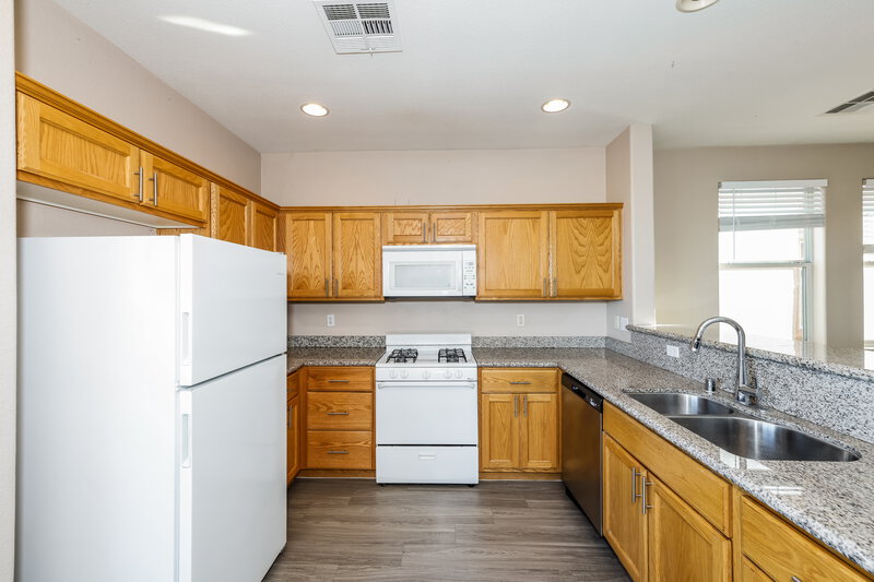 1,785/Mo, 548 Bayo Canyon Ct Henderson, NV 89015 Kitchen View