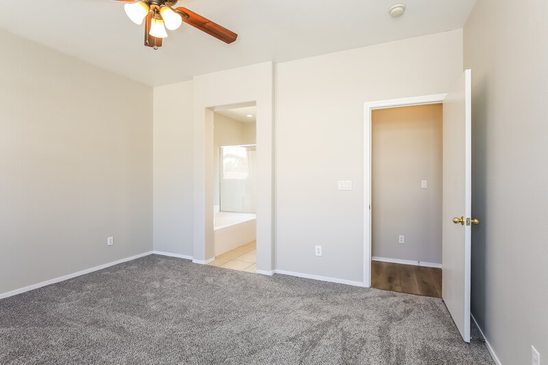 2,030/Mo, 332 Plum Horse Ave North Las Vegas, NV 89031 Main Bedroom View 2