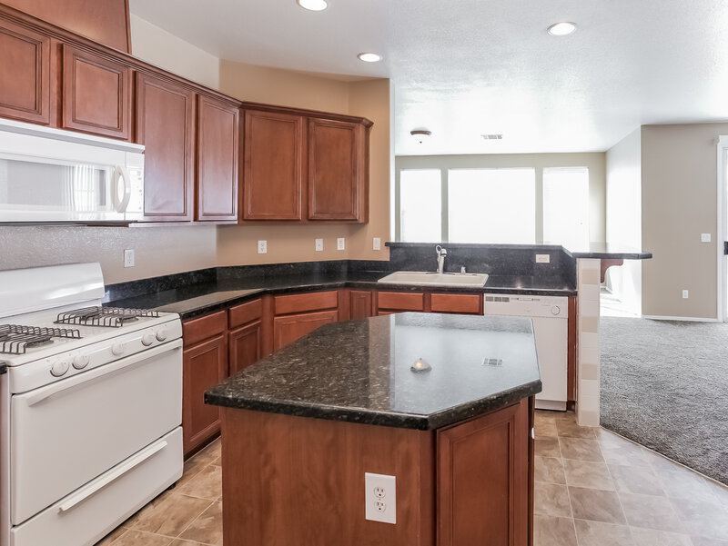 2,900/Mo, 1021 Equator Ave North Las Vegas, NV 89032 Kitchen View