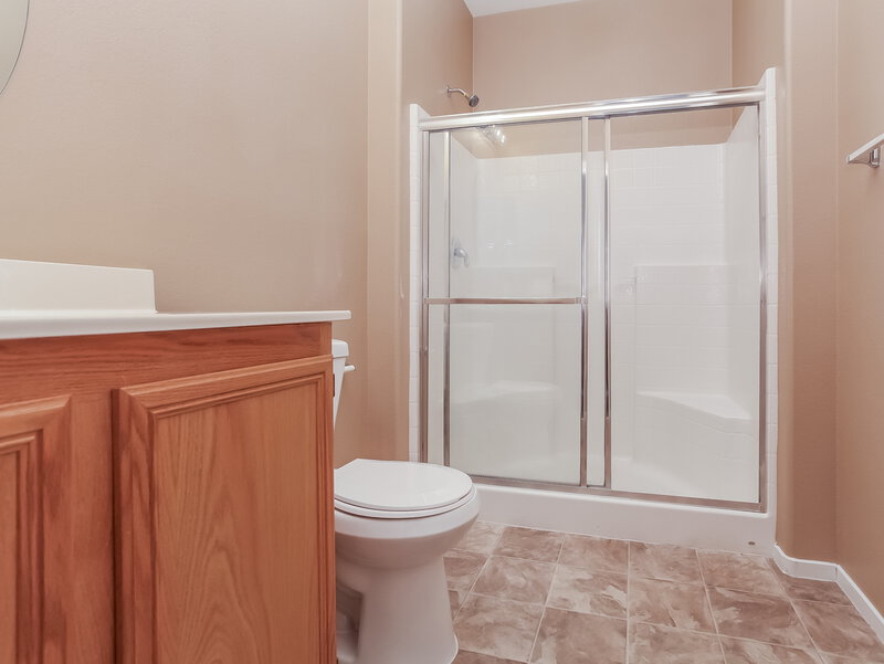 2,900/Mo, 1021 Equator Ave North Las Vegas, NV 89032 Hallbath View
