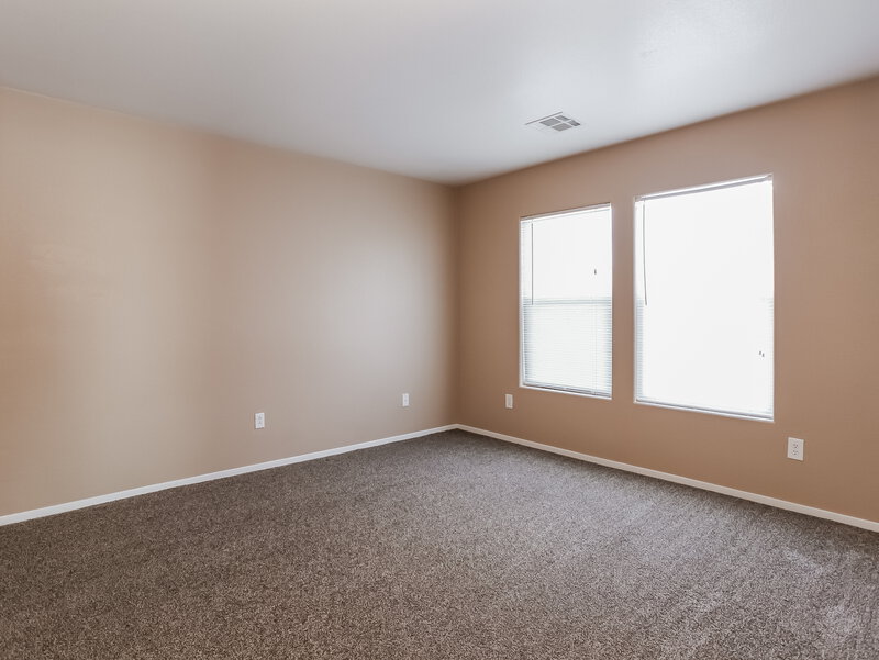 2,900/Mo, 1021 Equator Ave North Las Vegas, NV 89032 Bedroom View 3