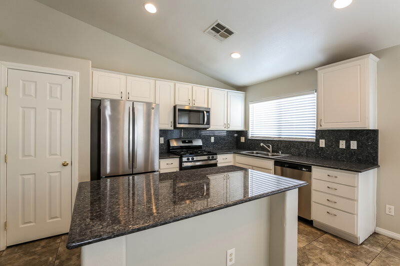 1,835/Mo, 120 Melon Aroma Ave North Las Vegas, NV 89031 Kitchen View