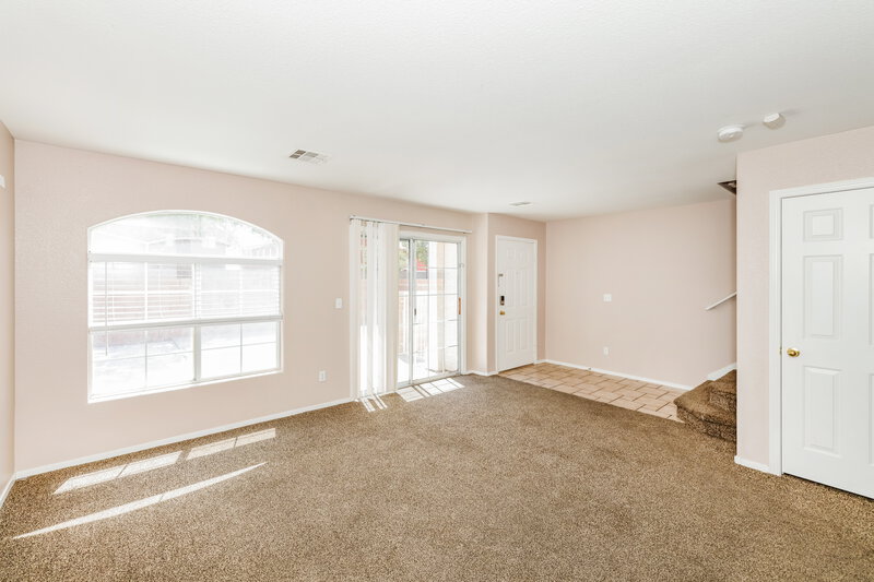 1,900/Mo, 5450 Mercantile St Las Vegas, NV 89118 Living Room View 2