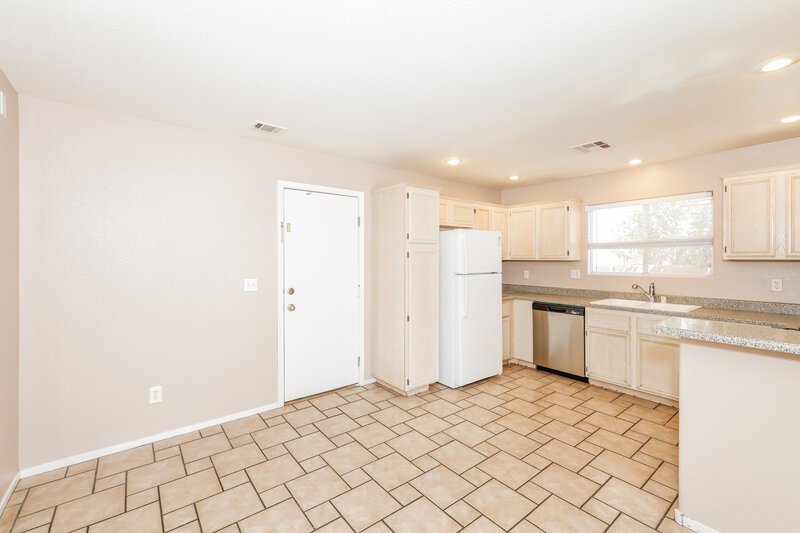 1,900/Mo, 5450 Mercantile St Las Vegas, NV 89118 Dining Room View