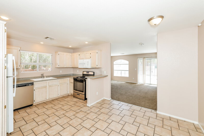 1,900/Mo, 5450 Mercantile St Las Vegas, NV 89118 Kitchen View 2