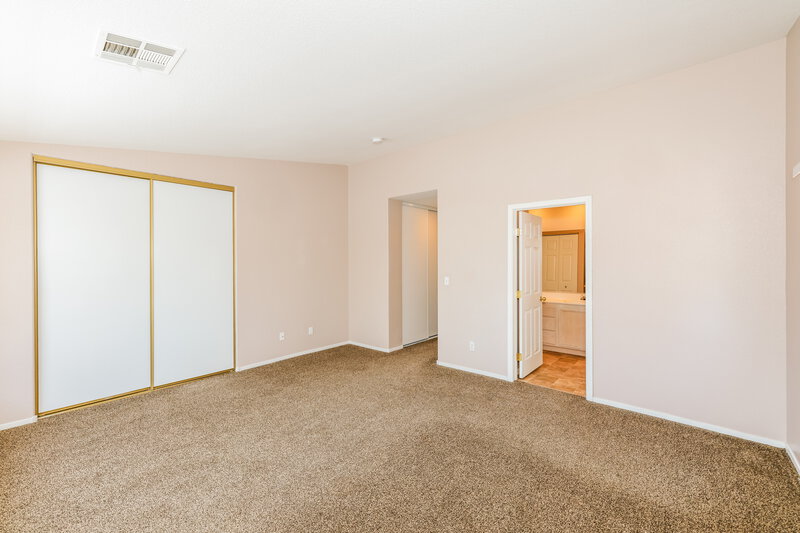 1,900/Mo, 5450 Mercantile St Las Vegas, NV 89118 Main Bedroom View 2