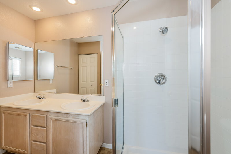 1,900/Mo, 5450 Mercantile St Las Vegas, NV 89118 Main Bathroom View