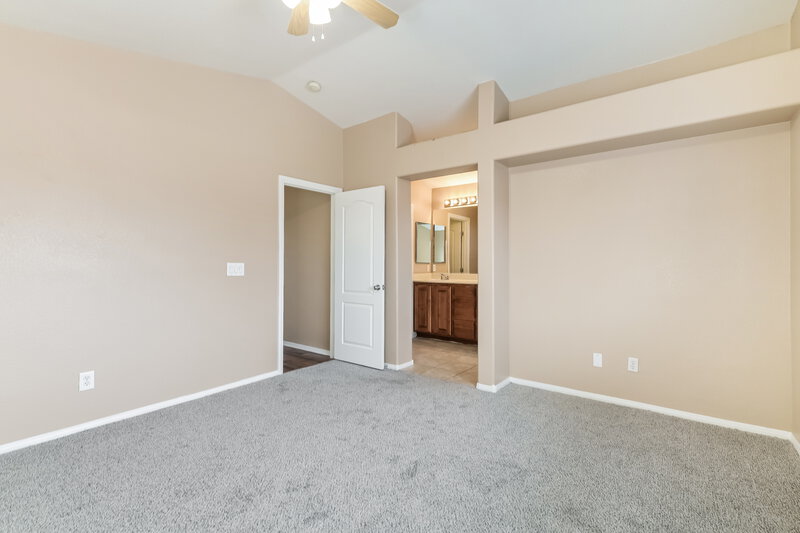 1,890/Mo, 6332 Legend Falls St North Las Vegas, NV 89081 Main Bedroom View 2