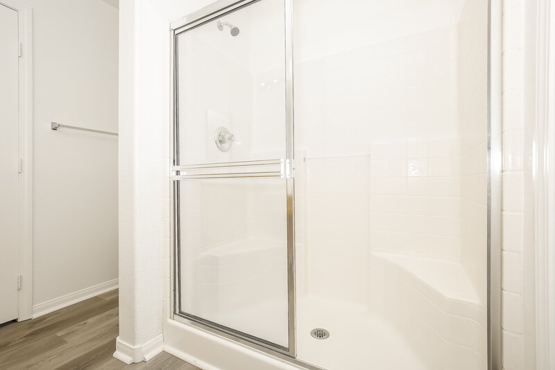 1,935/Mo, 8920 John Charles Ct Las Vegas, NV 89149 Main Bathroom View 2