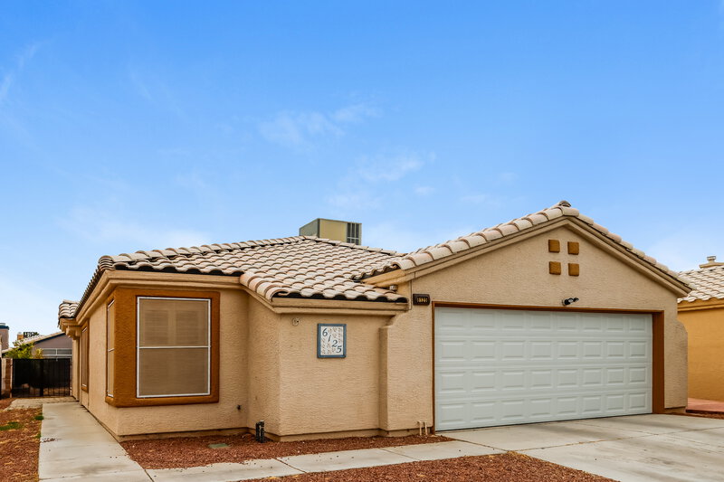 1,765/Mo, 6125 Wild Berry Dr Las Vegas, NV 89142 Front View