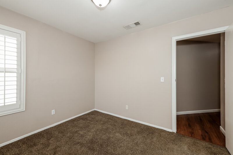 1,765/Mo, 6125 Wild Berry Dr Las Vegas, NV 89142 Bedroom View 3