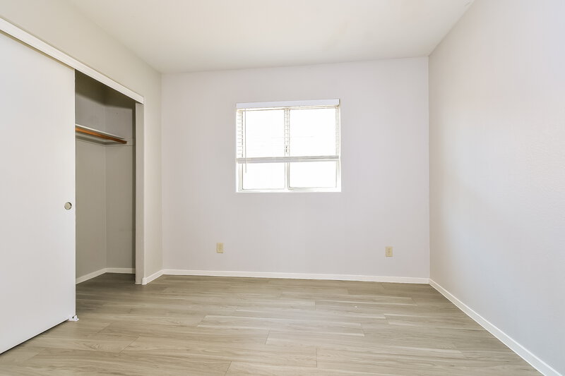 1,950/Mo, 3927 Barker Way North Las Vegas, NV 89032 Bedroom View