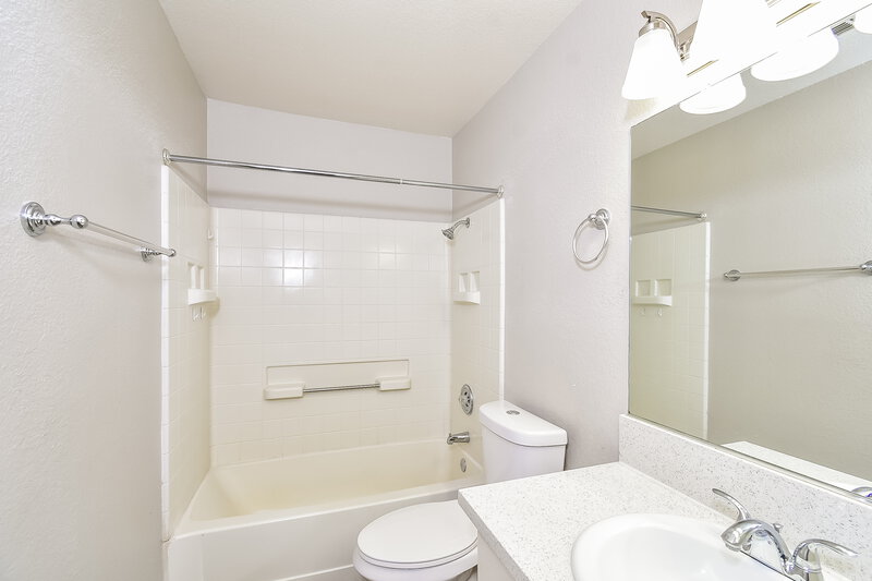 1,950/Mo, 3927 Barker Way North Las Vegas, NV 89032 Bathroom View