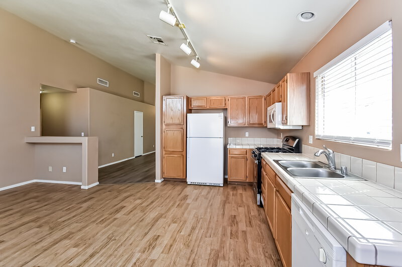 2,050/Mo, 2511 Cactus Hill Dr Las Vegas, NV 89156 Kitchen View 2