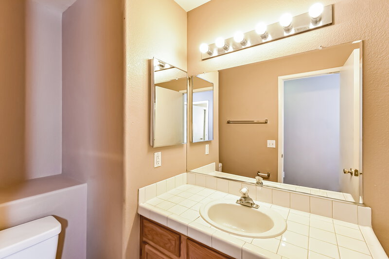 2,050/Mo, 2511 Cactus Hill Dr Las Vegas, NV 89156 Bathroom View