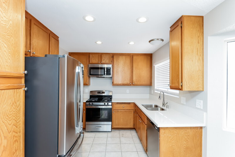 2,135/Mo, 4259 Hebron Dr Las Vegas, NV 89147 Kitchen View