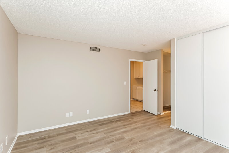 2,135/Mo, 4259 Hebron Dr Las Vegas, NV 89147 Bedroom View 4