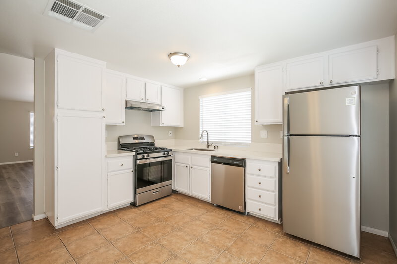 1,785/Mo, 1623 Walingwood Dr North Las Vegas, NV 89031 Kitchen View 2