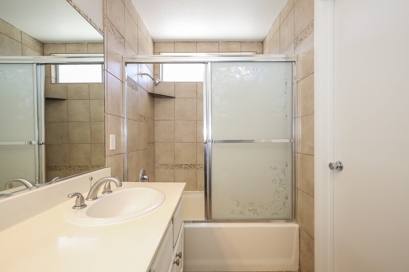 1,785/Mo, 1623 Walingwood Dr North Las Vegas, NV 89031 Main Bathroom View